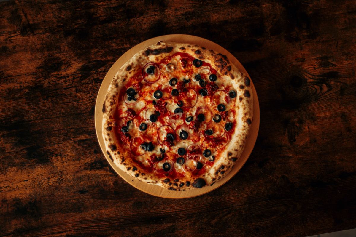 Pizza Especial (cebolla y aceitunas)